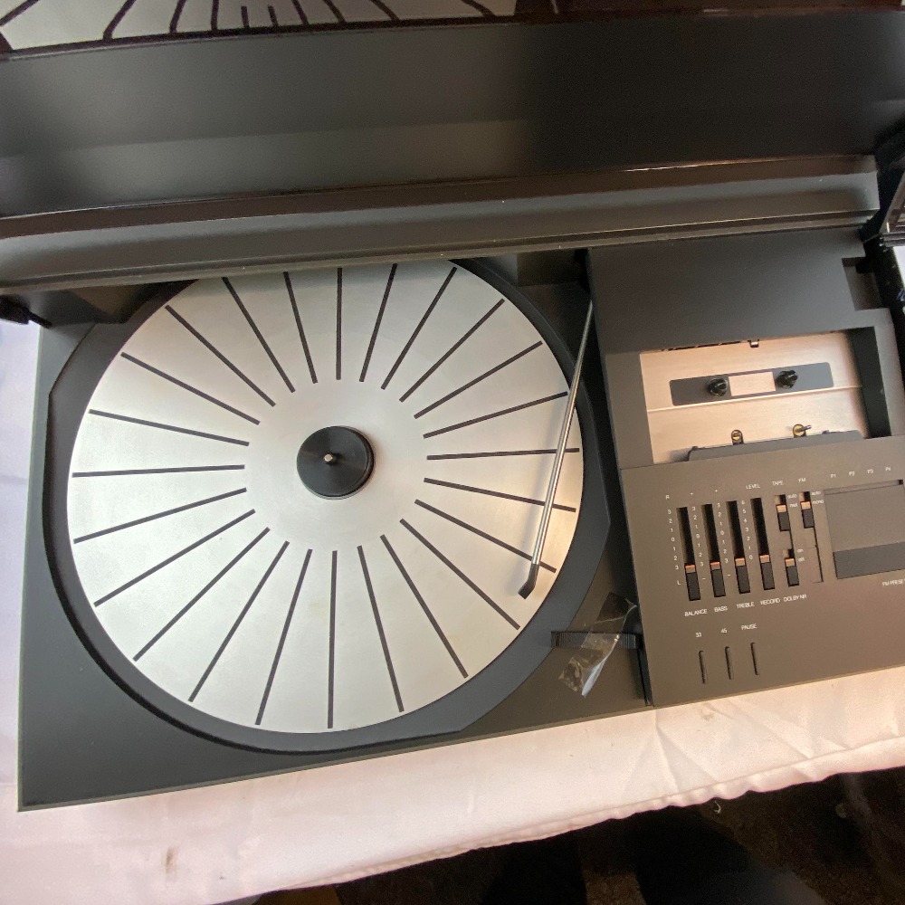 Preowned Vintage 1980s Bang & Olufsen Beocenter 2200 Music System